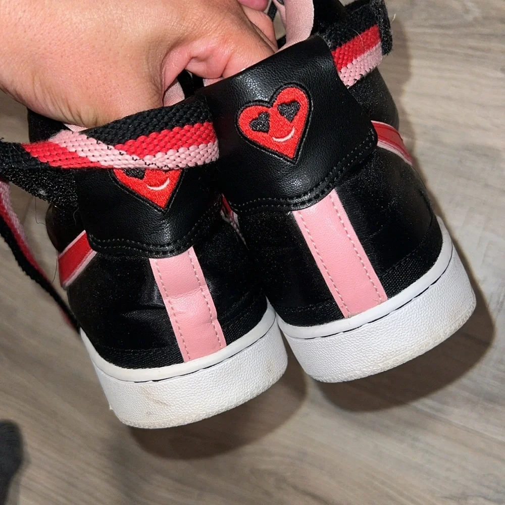 Nike Sneakers Girls 6Y Black Red Vandal High Supreme Mid‎ Top Heart